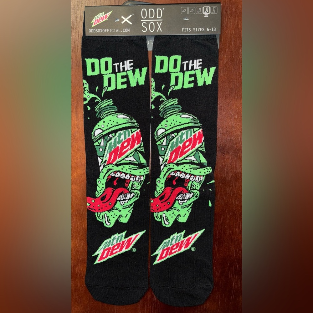 MOUNTAIN DEW ODD SOX NOVELTY CREW SOCKS NWT MEN’S SHOE SIZE 6-13